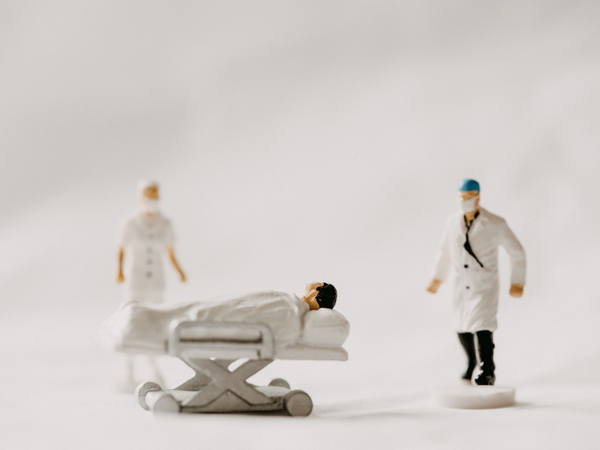 muñecos de medicos y pacientes